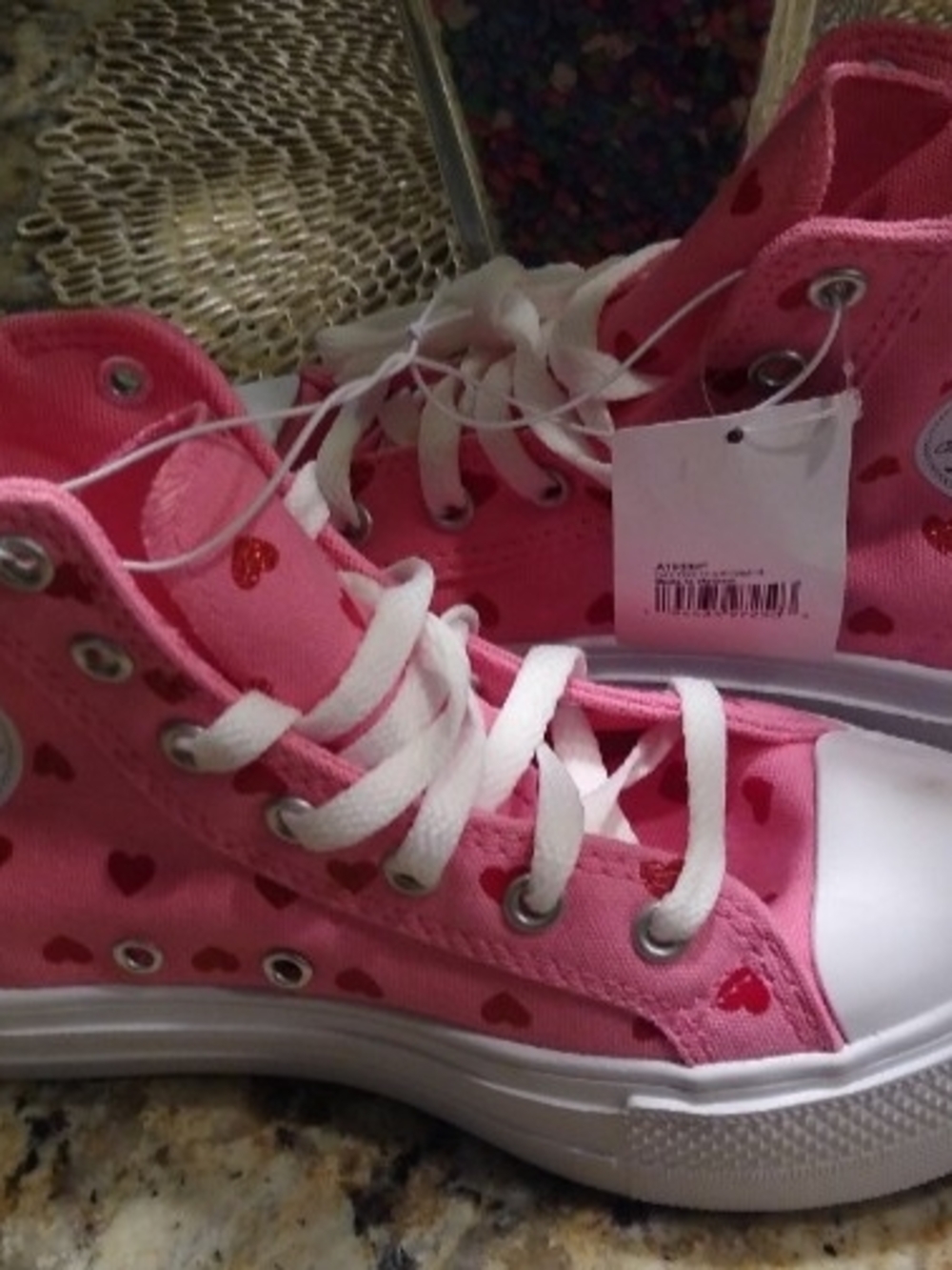 New Converse All Stars Kids Pink Heart High-Top Sneakers Size 2.